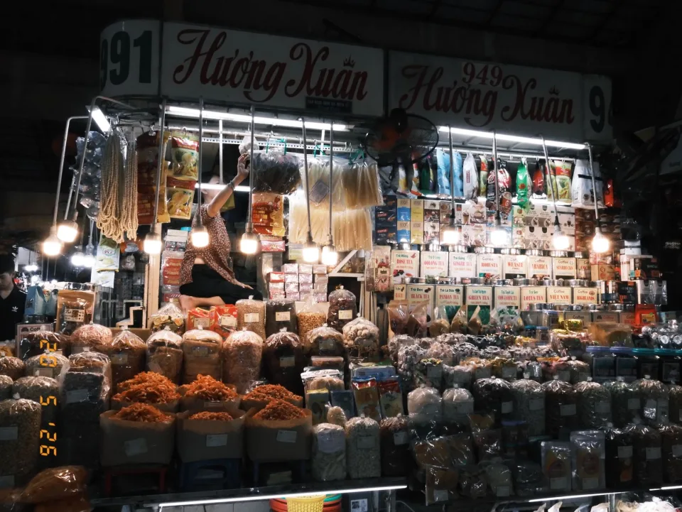 Khu sơ chế nguyên liệu